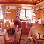Dickinger Hotel *