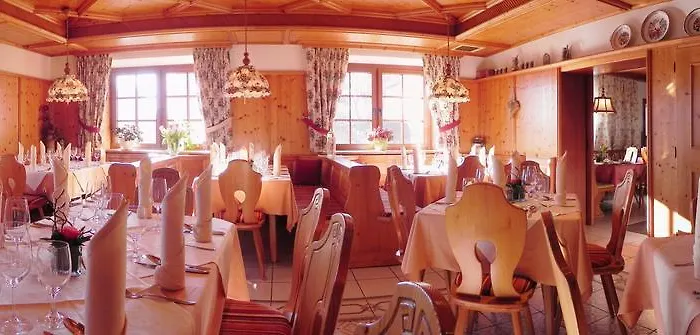 Dickinger Ξενοδοχείο *