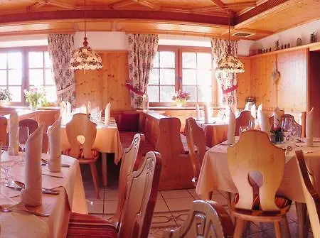 Dickinger Hotel *
